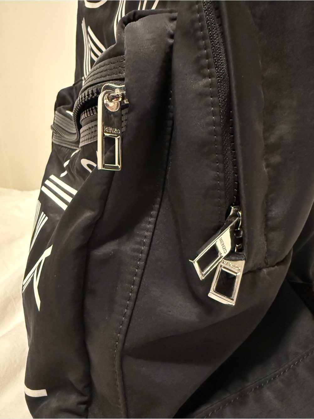 Kenzo Black Backpack with White PARIS Graphic - Picture 4 of 9